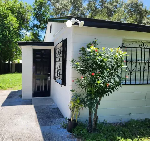 8307 N Hillsborough Ln, Tampa, FL 33604