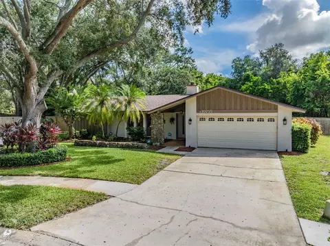 10755 95th St, Seminole, FL 33777