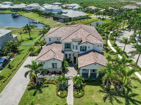 847 Manns Harbor Dr, Apollo Beach, FL 33572