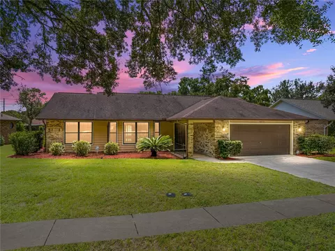 6622 Foxmoor Dr, Zephyrhills, FL 33542