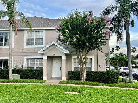 318 Kensington Lake Cir, Brandon, FL 33511