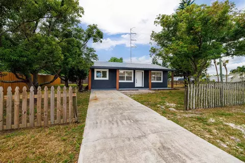 2796 52nd Ave N, Saint Petersburg, FL 33714