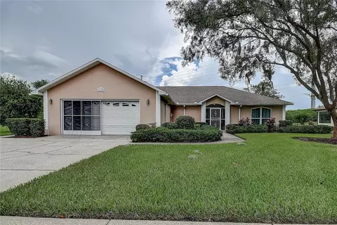 6320 Silver Oaks Dr, Zephyrhills, FL 33542