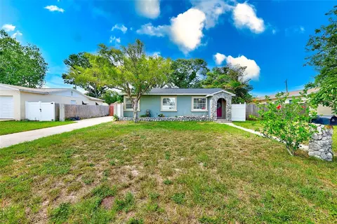 562 Freeport Ave N, Saint Petersburg, FL 33702