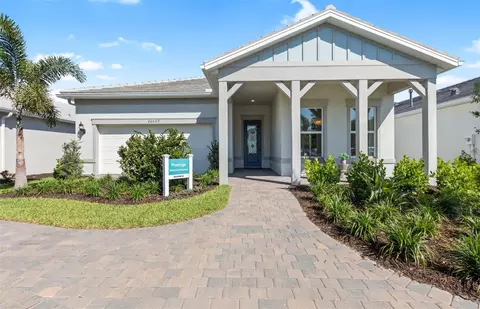 10016 Coral Shore Dr, Englewood, FL 34223