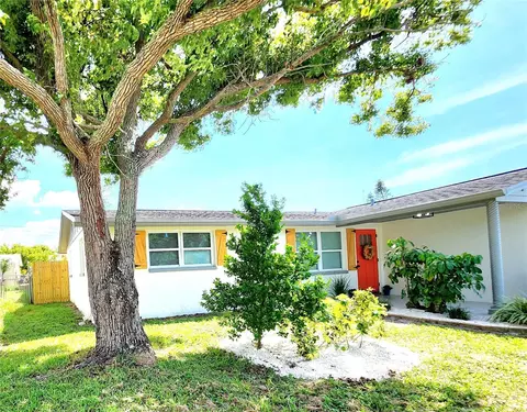 3920 Baden Dr, Holiday, FL 34691