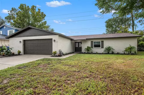 3909 Briarlake Dr, Valrico, FL 33596
