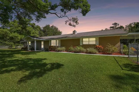 4914 Thonotosassa Rd, Plant City, FL 33565