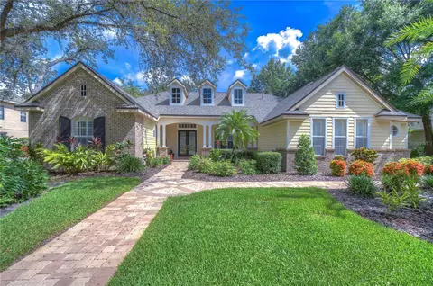 17812 Mission Oak Dr, Lithia, FL 33547