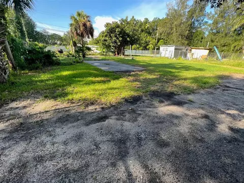 10421 Richardson St, Gibsonton, FL 33534