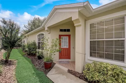 5810 Phoebenest Dr, Lithia, FL 33547