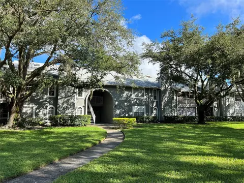 11812 Skylake Pl #G, Temple Terrace, FL 33617