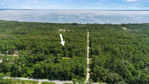 207 Hazel Ave, Georgetown, FL 32139