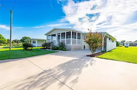 5420 Comanche St, Zephyrhills, FL 33542