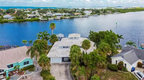 6641 Dolphin Cove Dr, Apollo Beach, FL 33572
