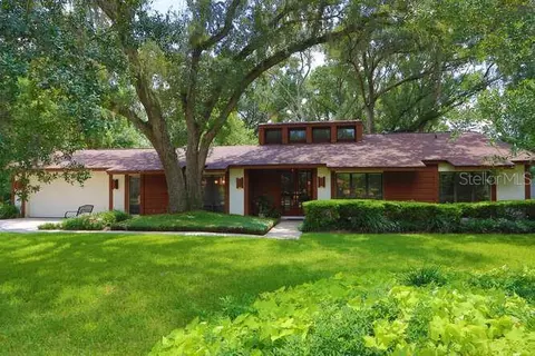 1117 N Riverhills Dr, Temple Terrace, FL 33617