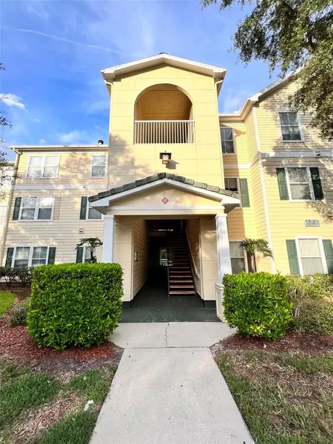 18245 Bridle Club Dr, Tampa, FL 33647