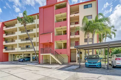 1750 Harbor Pl S #102, South Pasadena, FL 33707