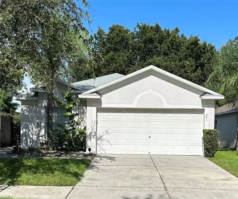 401 Scarlet Maple Ct, Plant City, FL 33563
