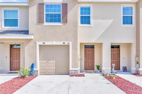 704 Barclay Wood Dr, Ruskin, FL 33570