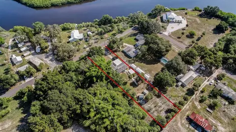1217 Sweeney Dr, Ruskin, FL 33570