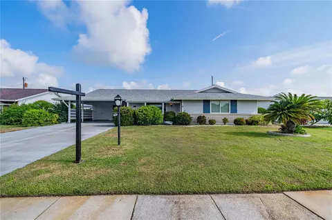 1511 Arrowhead Dr, Sun City Center, FL 33573