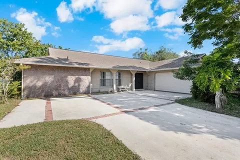 8109 Roxboro Dr, Hudson, FL 34667