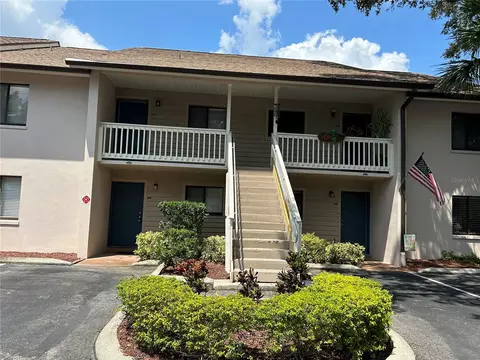 3713 Champagne Dr #215, Tampa, FL 33618