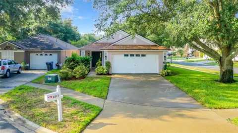 6815 Summer Cove Dr, Riverview, FL 33578