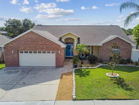 4532 Oak River Cir, Valrico, FL 33596