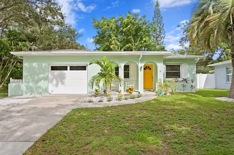657 Pinewood Dr, Dunedin, FL 34698