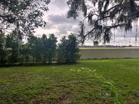 Lea, Zephyrhills, FL 33541