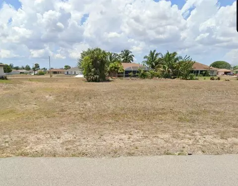 1004 NE 5th Pl, Cape Coral, FL 33909