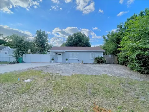 2710 Bel Aire Cir, Tampa, FL 33614