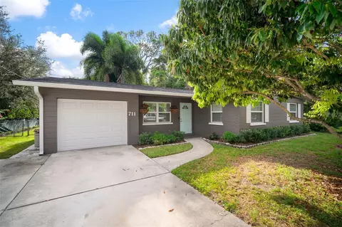 711 44th St W, Bradenton, FL 34209