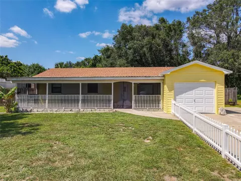 200 NE 9th St, Mulberry, FL 33860