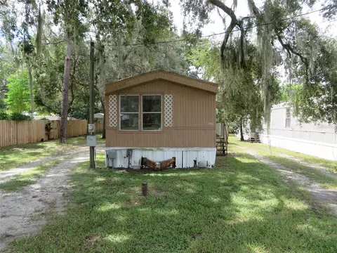 38310 Palm Grove Dr, Zephyrhills, FL 33542