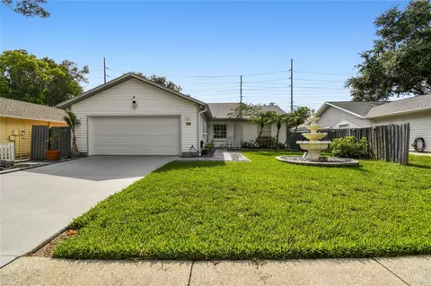 70 Squire Ct, Dunedin, FL 34698