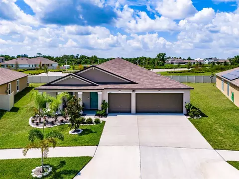 5461 Leslie Canyon Dr, Wimauma, FL 33598