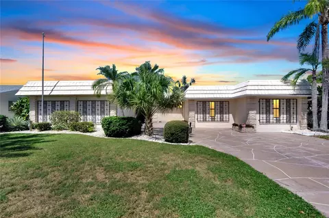 1510 Valley Forge Blvd, Sun City Center, FL 33573