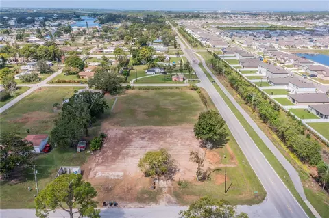 502 W Shell Point Rd, Ruskin, FL 33570 photo 1
