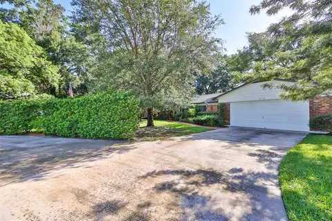 615 Lithia Pinecrest Rd, Brandon, FL 33511