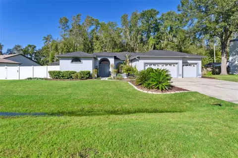 3711 Redwood Dr, Land O Lakes, FL 34639
