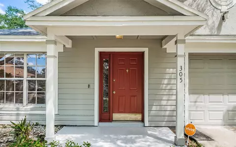 305 Benson St, Valrico, FL 33594