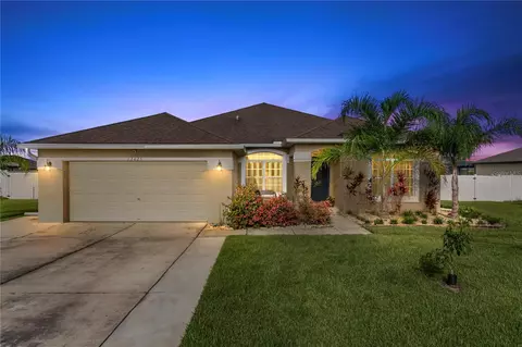 12425 Palm St, San Antonio, FL 33576