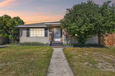 527 Zanesville St S, South Pasadena, FL 33707