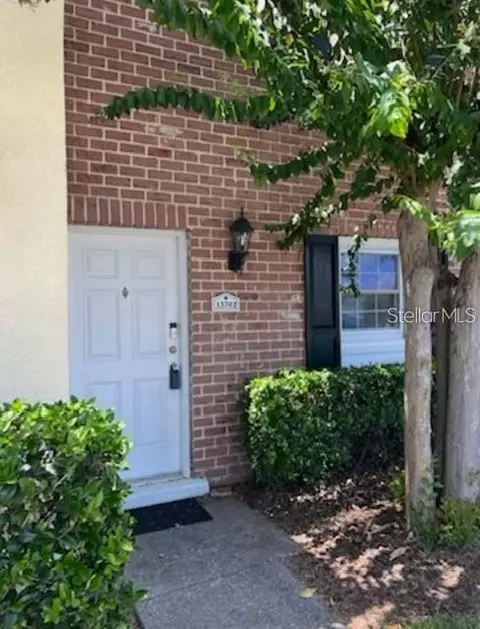 13702 Orange Sunset Dr, Tampa, FL 33618