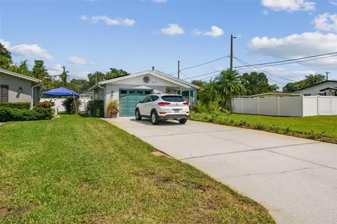 221 92nd Ave N, Saint Petersburg, FL 33702