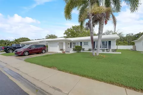 9855 34th Way N #4, Pinellas Park, FL 33782