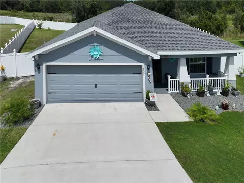 7001 Abbywood Ln, Zephyrhills, FL 33541